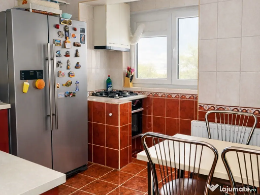 Apartament 2 camere, propietar, centrală gaz, loc parcare 