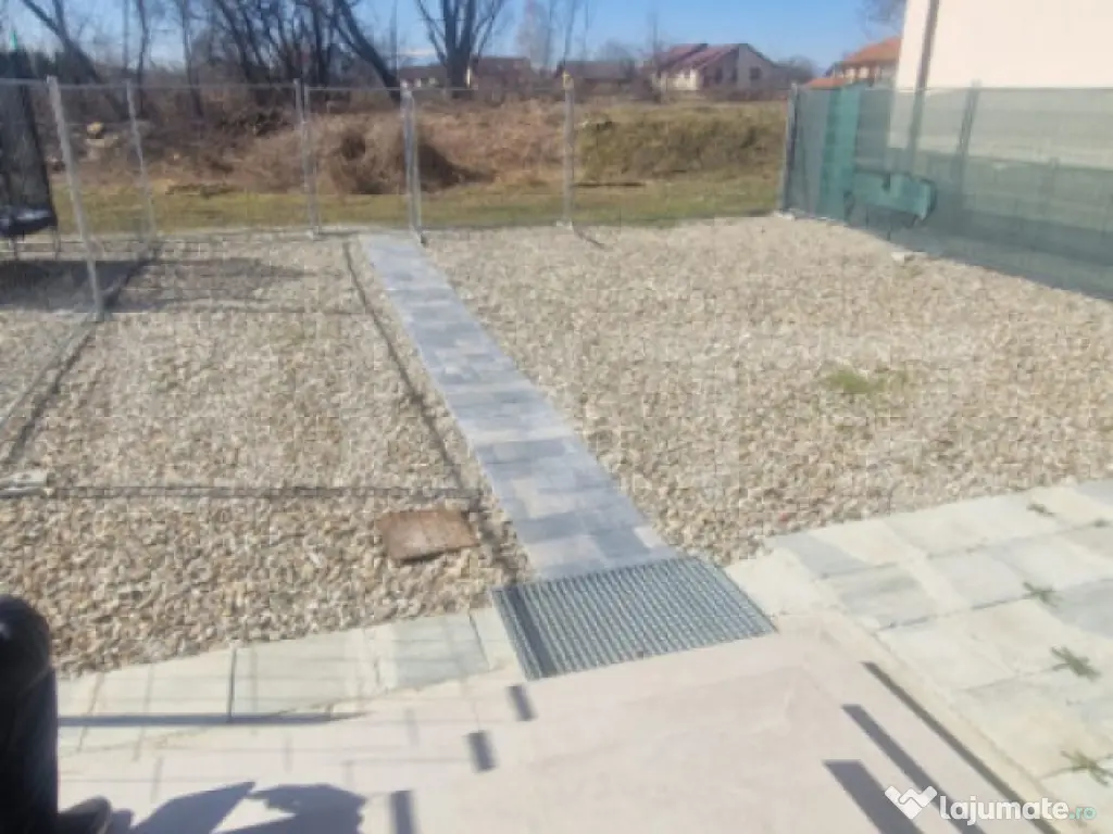 Duplex nou, 3 camere, bucatarie, 2 bai, teren 200 mp, Brasov