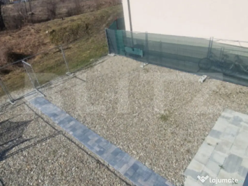 Duplex nou, 3 camere, bucatarie, 2 bai, teren 200 mp, Brasov