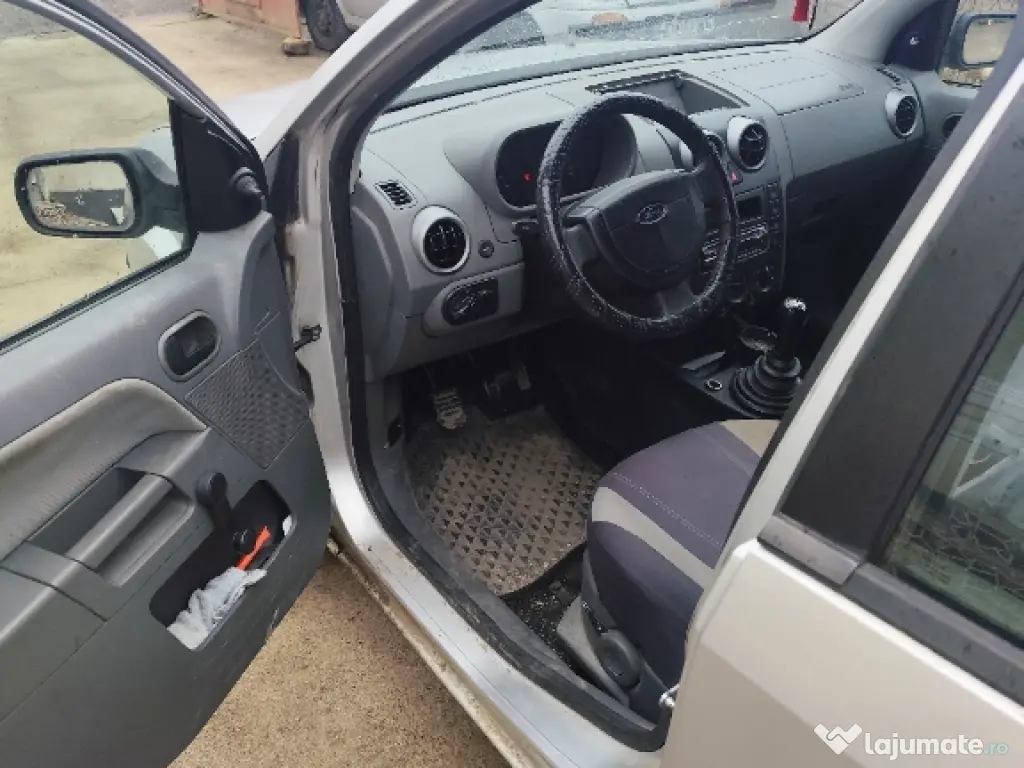 Ford Fusion din 2004 motor 1,4 benzină. Acte și fiscal. 