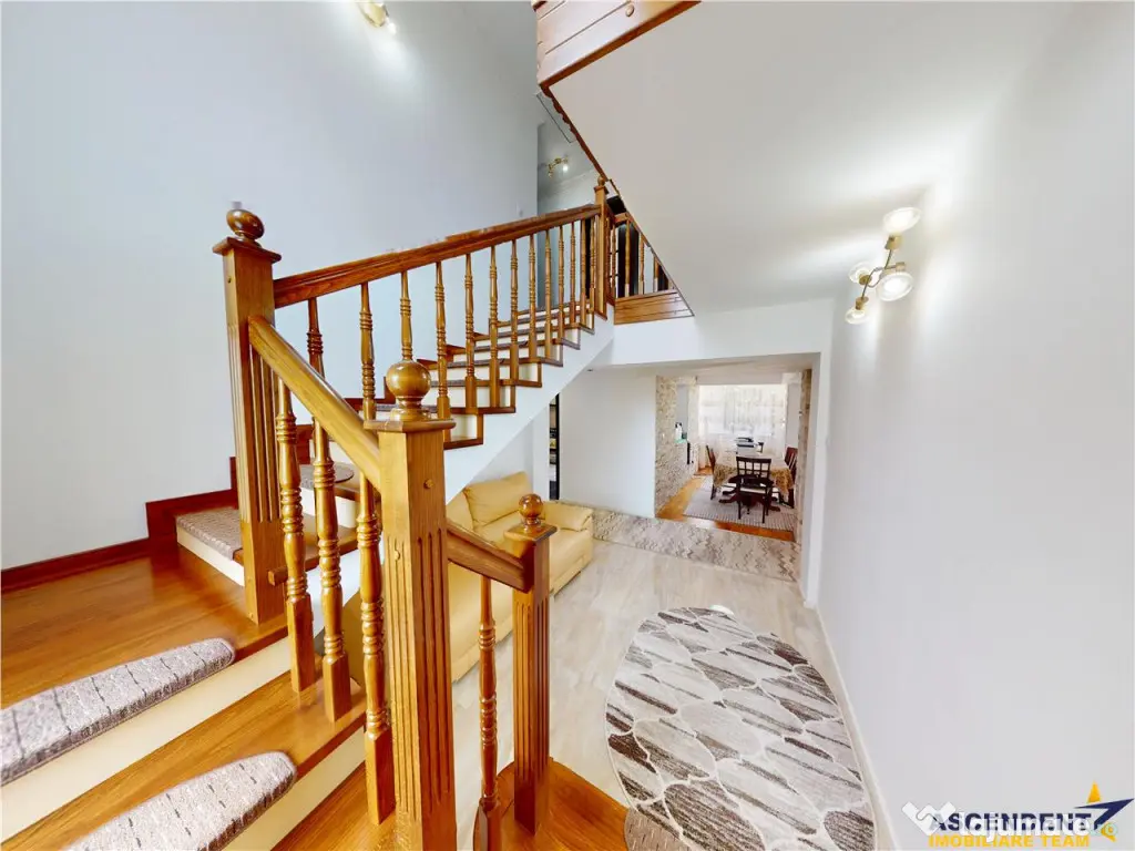 Vila luminoasa, gradina, priveliste panoramica spre munti, H 