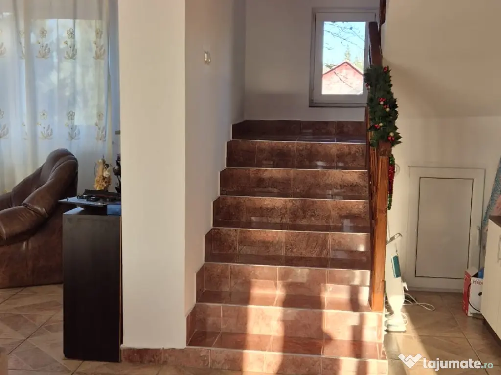 Casa de închiriat- Belis, aproape de centru 