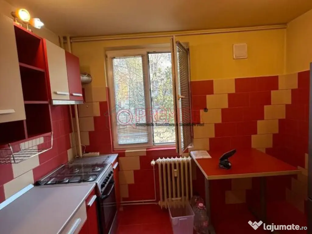 3 Camere - Piata Resita - Bloc 4 Niveluri 