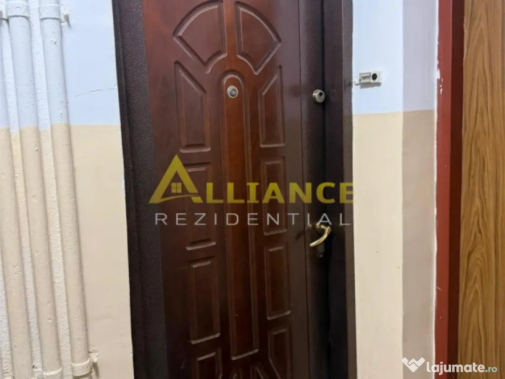 2 CAMERE PIATA RESITA 