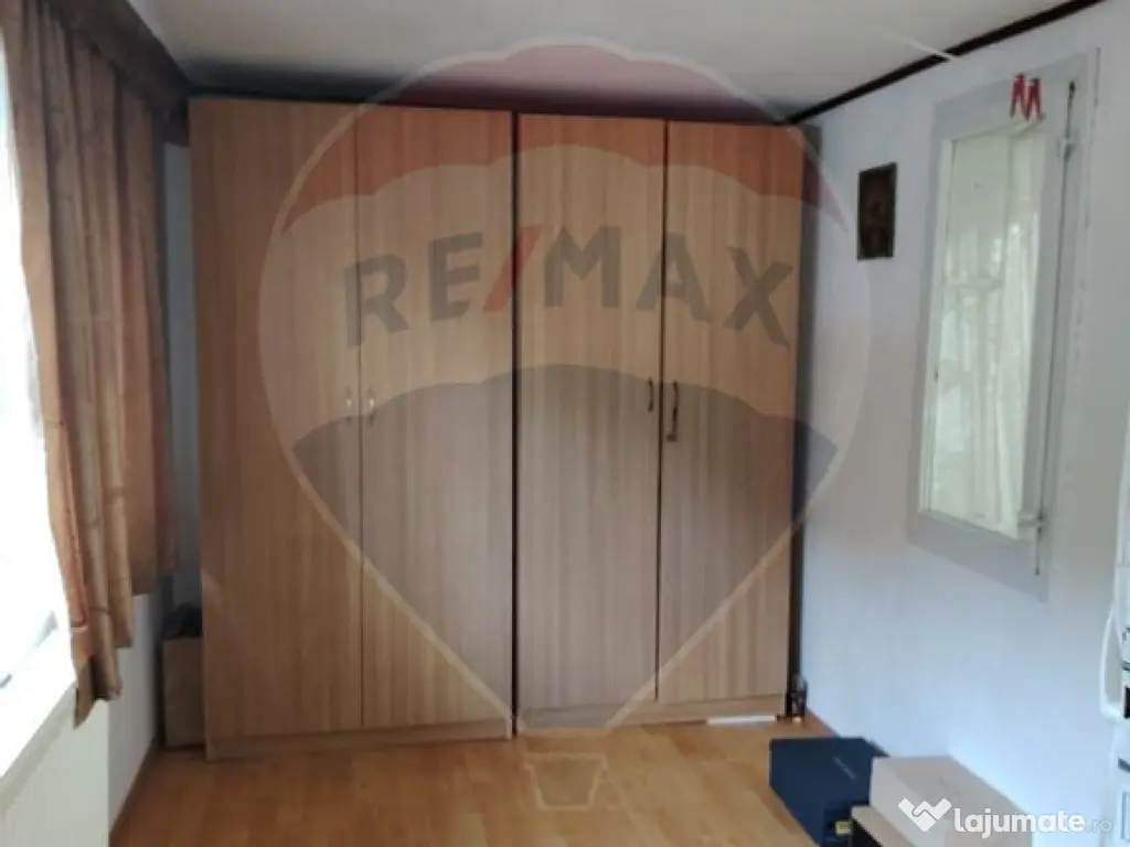 Case cu 7 camere de vânzare în comuna Panaci, sat Drăg...