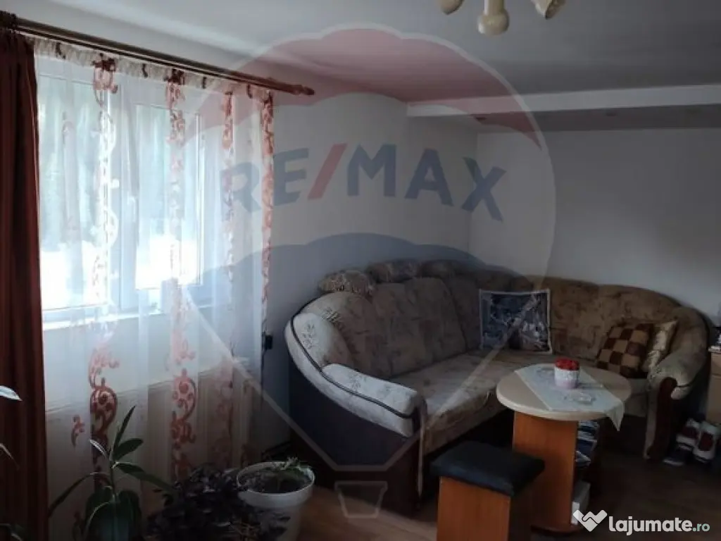 Case cu 7 camere de vânzare în comuna Panaci, sat Drăg...