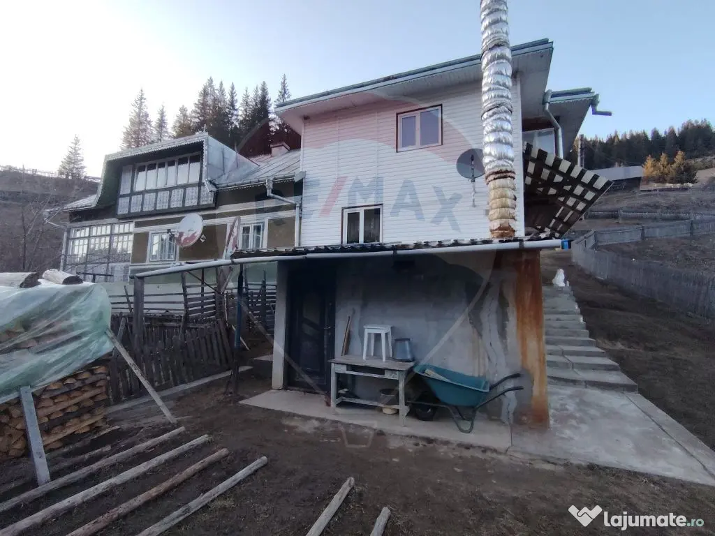 Case cu 7 camere de vânzare în comuna Panaci, sat Drăg...