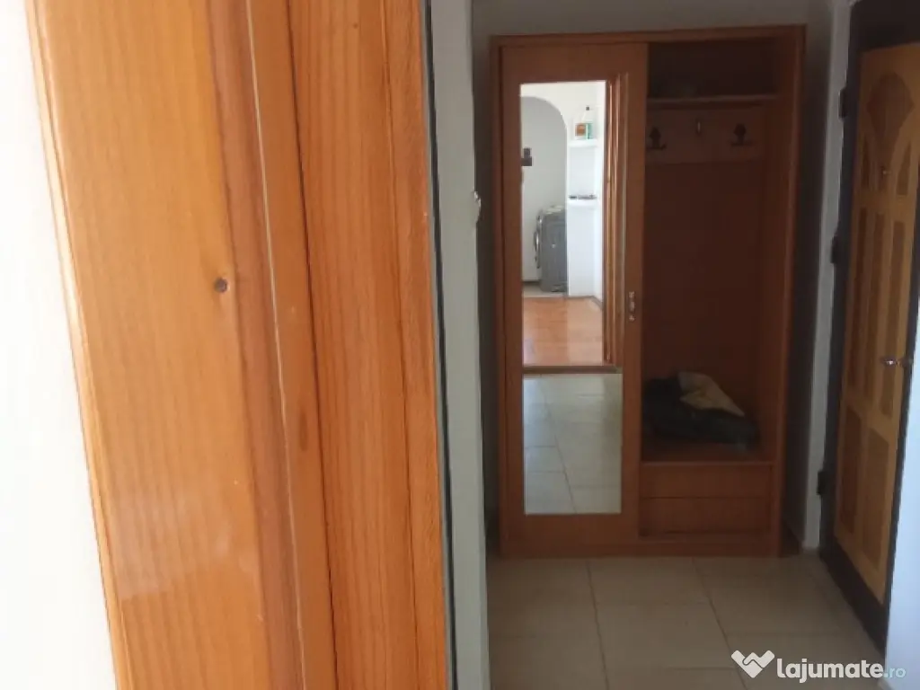 De inchiriat apartament 3 camere NEMOBILAT Obor-Liceul Cerna 