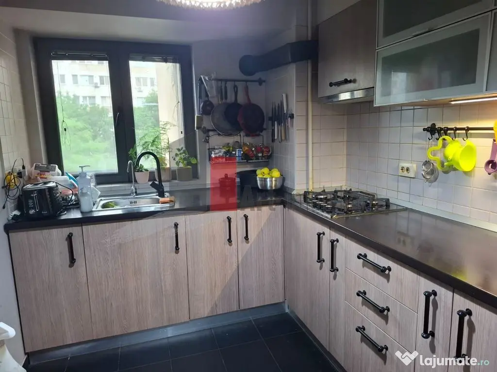 Vânzare apartament 3 camere Obregia 