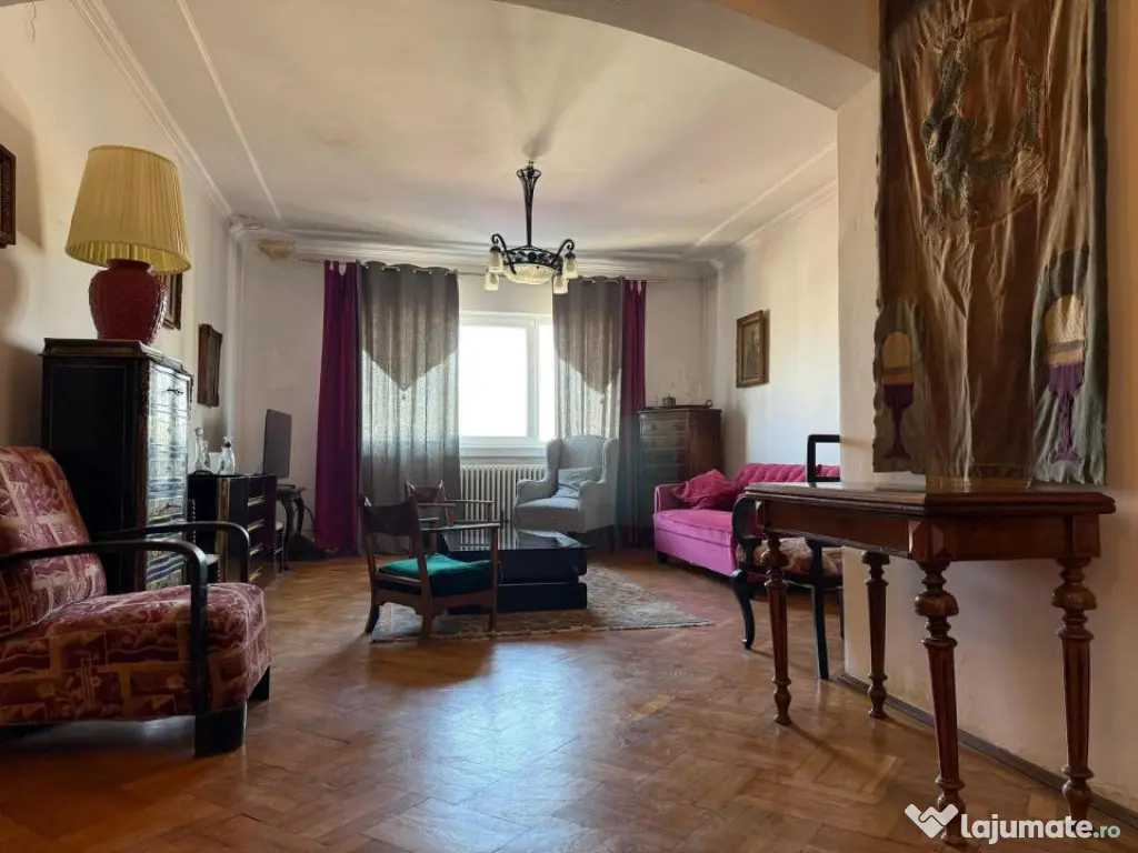 3 Camere Piata Universitatii 