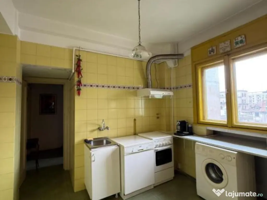 3 Camere Piata Universitatii 