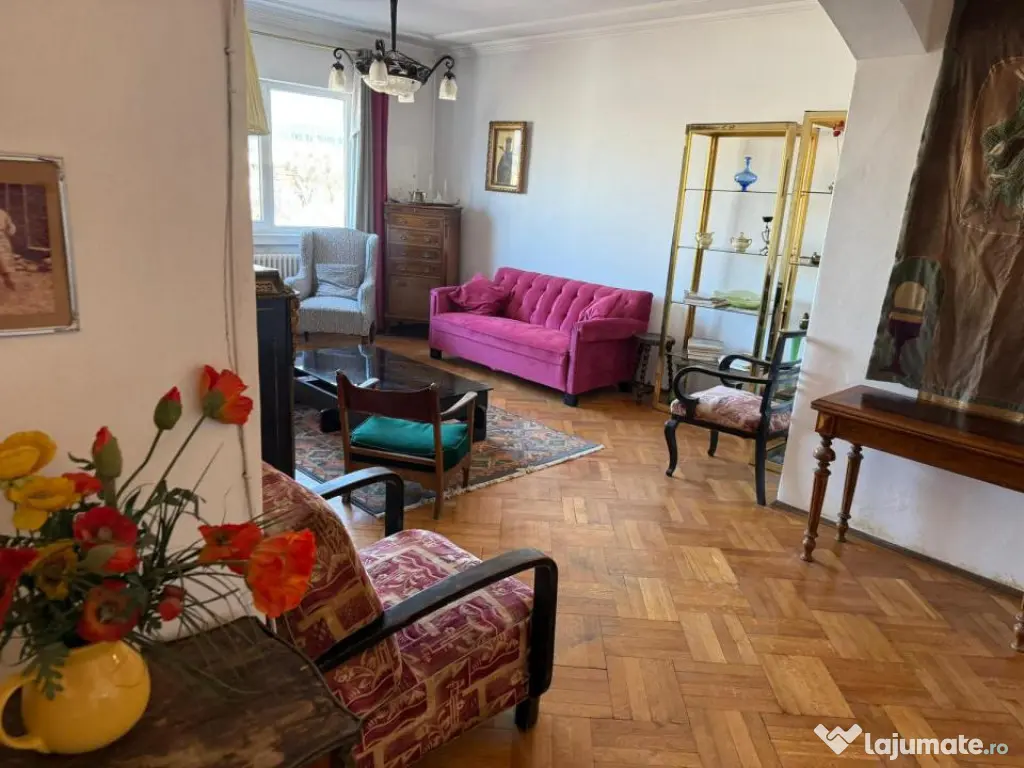 3 Camere Piata Universitatii 