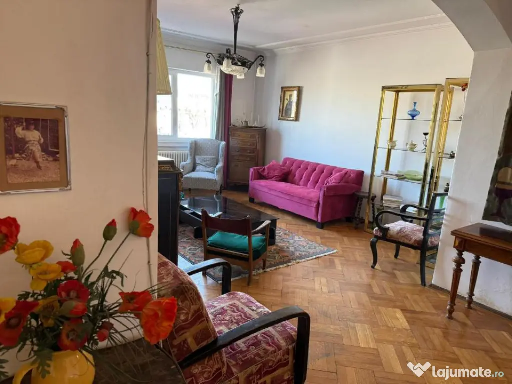 3 Camere Piata Universitatii 