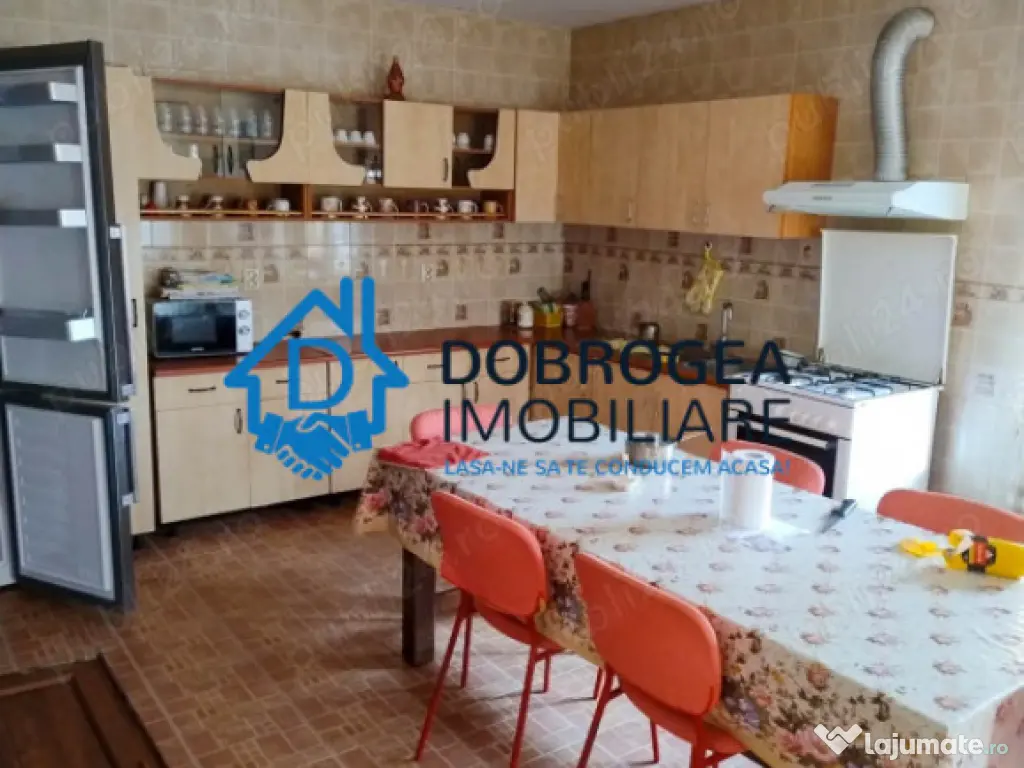 CATALOI- CASA 4 CAMERE , SUPRAFATA TOTALA 200 MP , TEREREN 1 