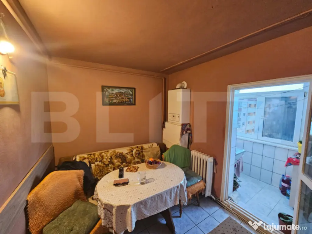 Apartament 4 camere decomandat, 70 mp, Zona Kaufland Cetate 