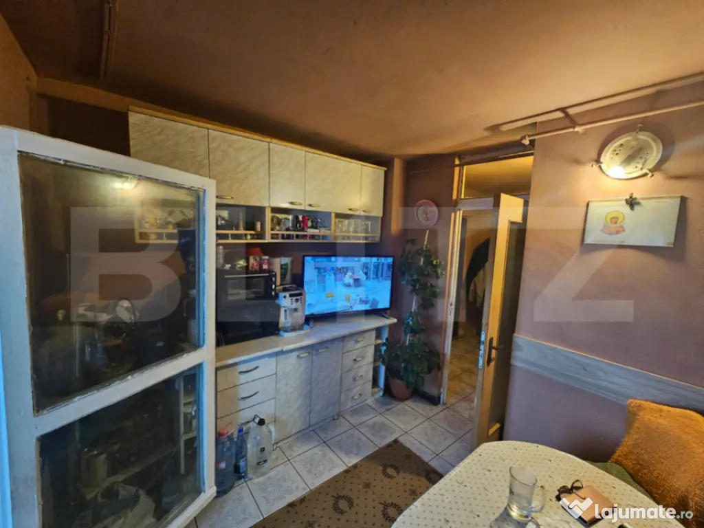 Apartament 4 camere decomandat, 70 mp, Zona Kaufland Cetate 