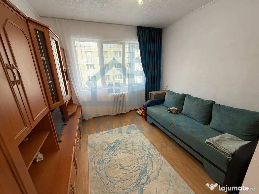 Garsoniera 21mp cartier Tractorul la etajul 2 cu baie si ... 