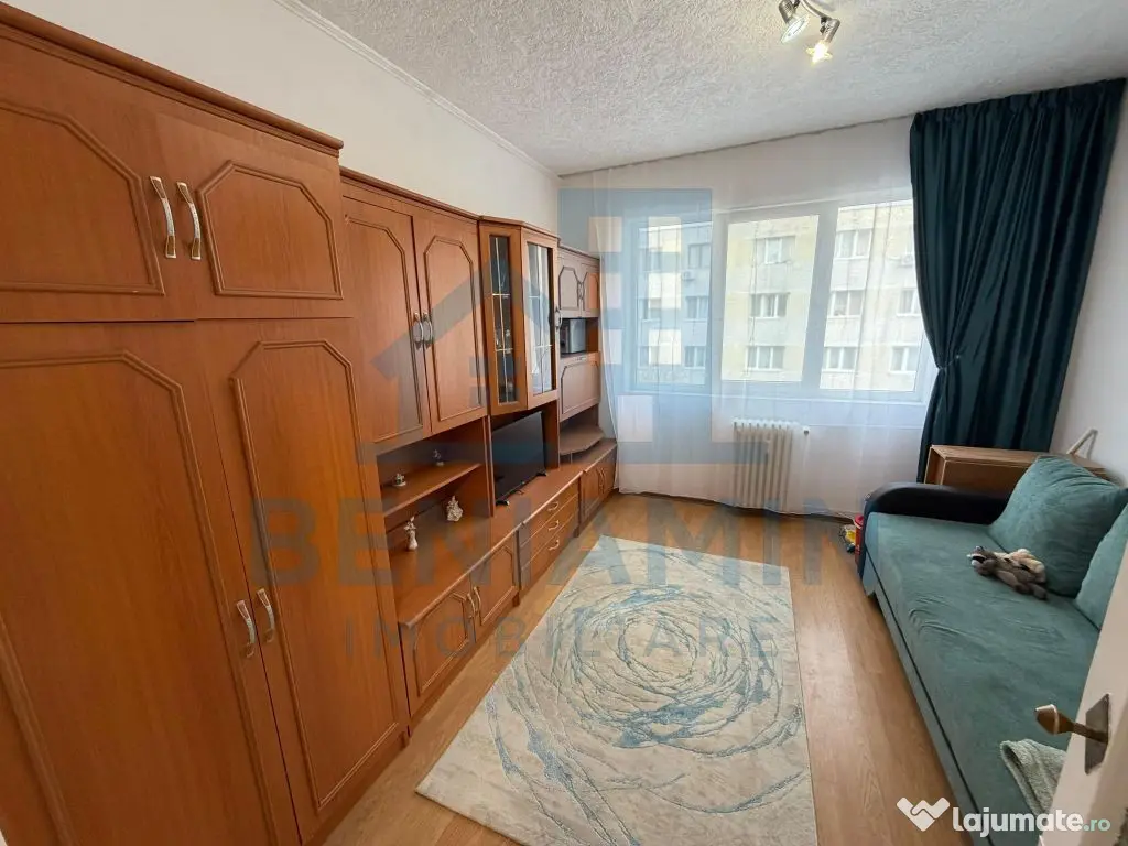 Garsoniera 21mp cartier Tractorul la etajul 2 cu baie si ... 