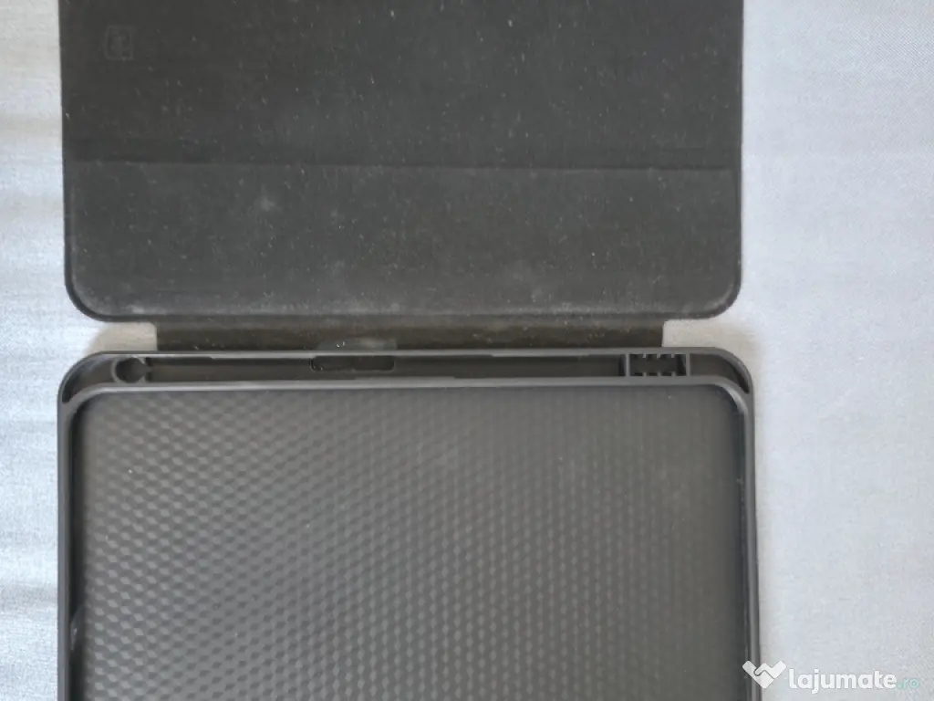 iPad A16 Gen 11 WiFi • Ca Nou (Baterie 100%) • Stylus + Accesorii Bonus 