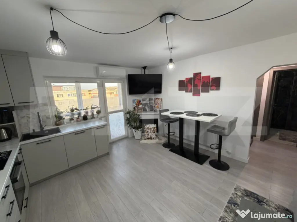 Apartament 3 camere, 52 mp, Cetate, modern, balcon închis 