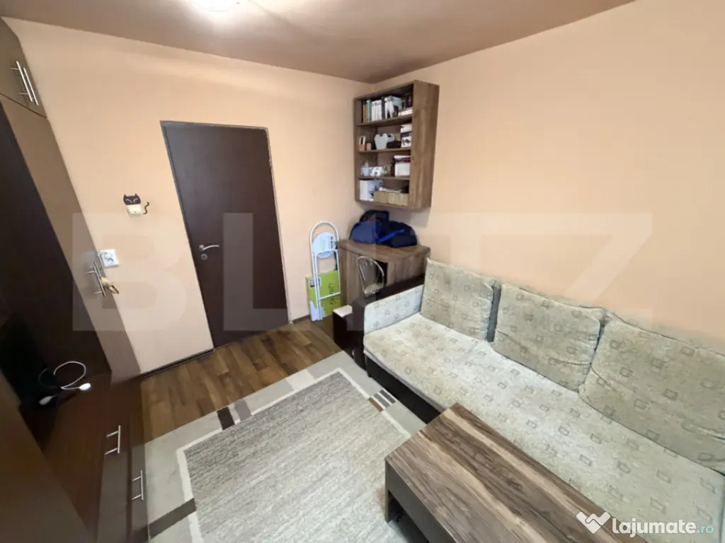 Apartament 3 camere, 52 mp, Cetate, modern, balcon închis 