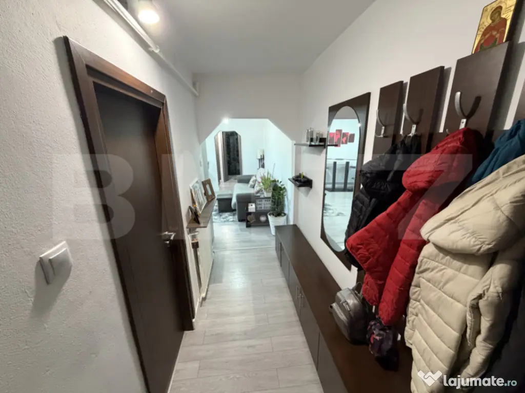 Apartament 3 camere, 52 mp, Cetate, modern, balcon închis 