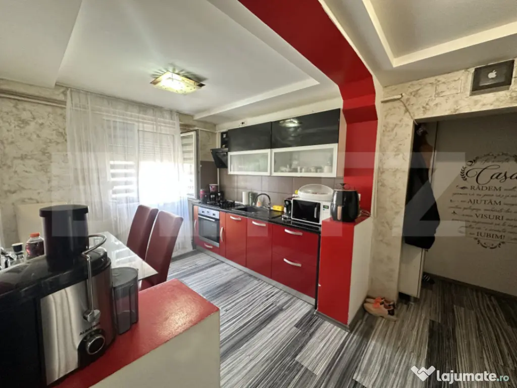 Apartament 3 camere, 68 mp, zona Dezrobirii