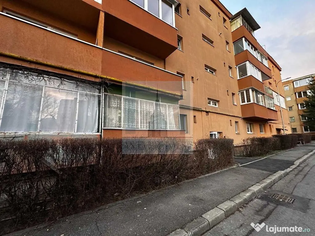 Apartament 3 camere P/4 - zona Tractorul Brasov 