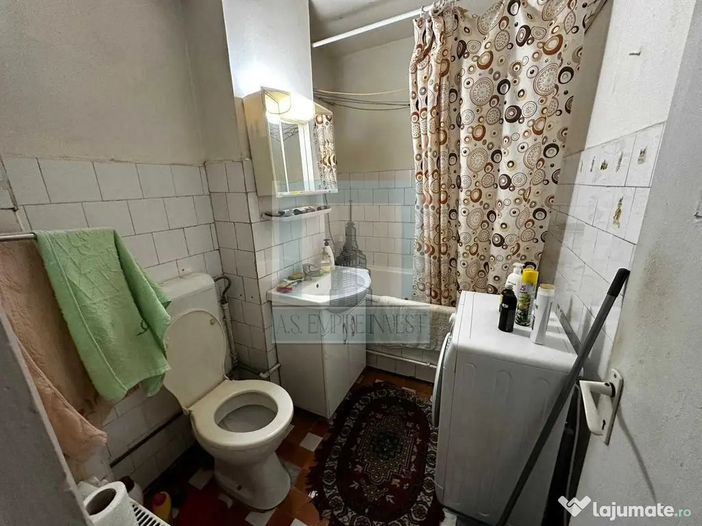 Apartament 3 camere P/4 - zona Tractorul Brasov 