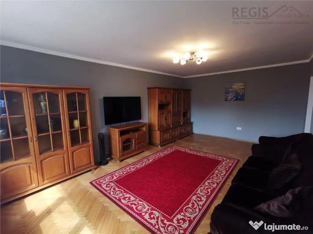 Apartament spatios 3 camere cu loc de parcare inclus Centrul 