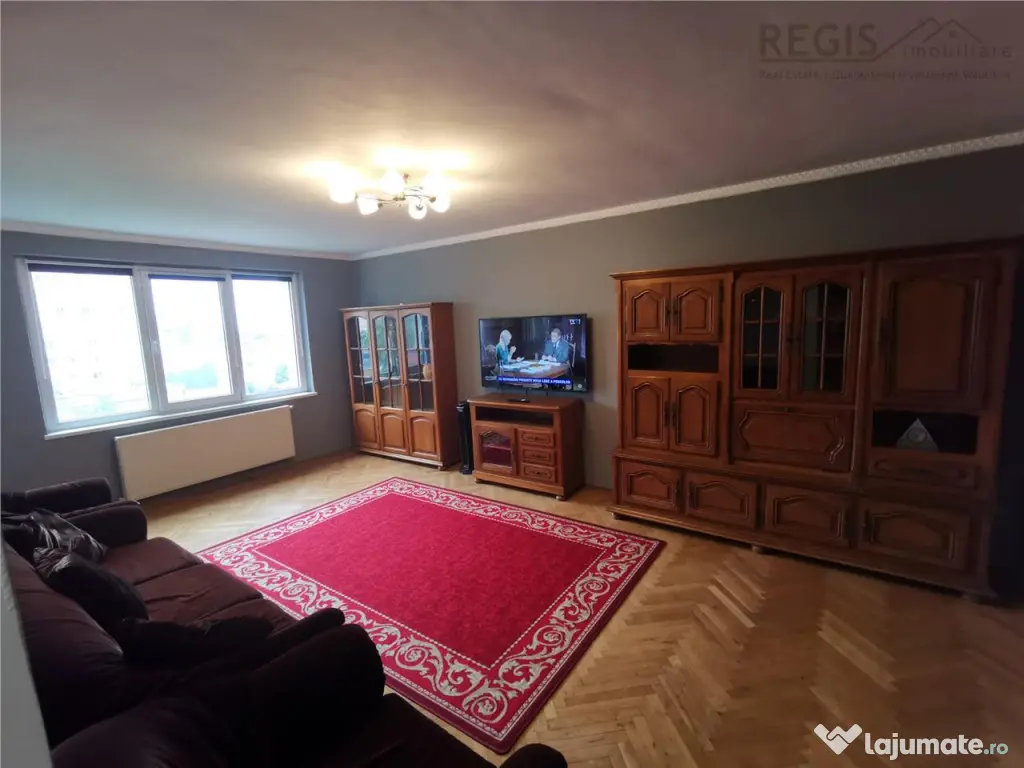 Apartament spatios 3 camere cu loc de parcare inclus Centrul 