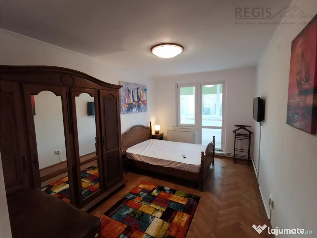 Apartament spatios 3 camere cu loc de parcare inclus Centrul 