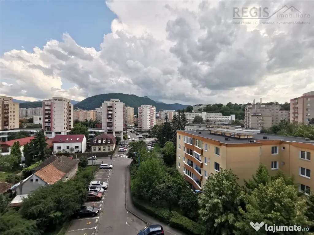 Apartament spatios 3 camere cu loc de parcare inclus Centrul 