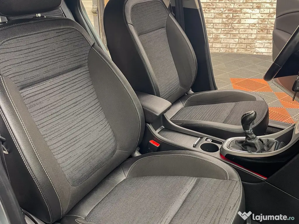 Opel Astra, An 2015, 1,4 Benzina . Rate fixe, RAR+ITP, Buy Back, Garantie 