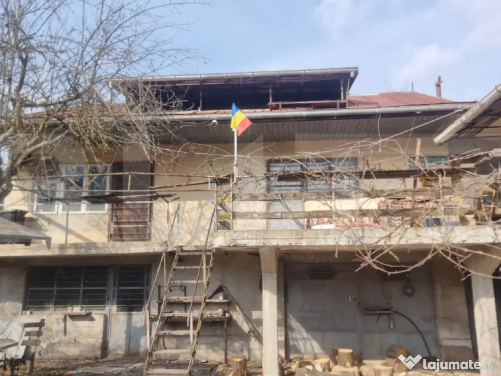 Casa D+P+M si teren Poiana Campina ideal investitie