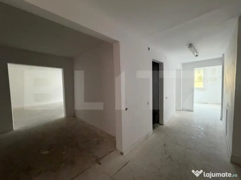 Spatiu birou/comercial, 333 mp, zona Complexul Studentesc 