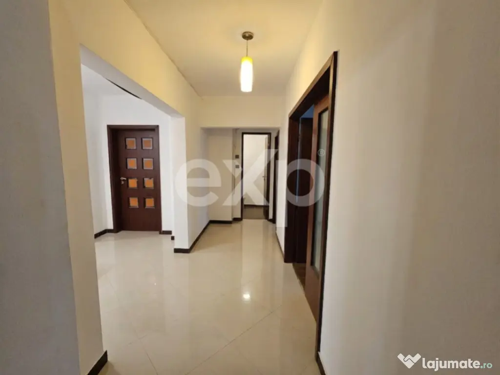 Apartament de vanzare 4 camere zona Nerva Traian 