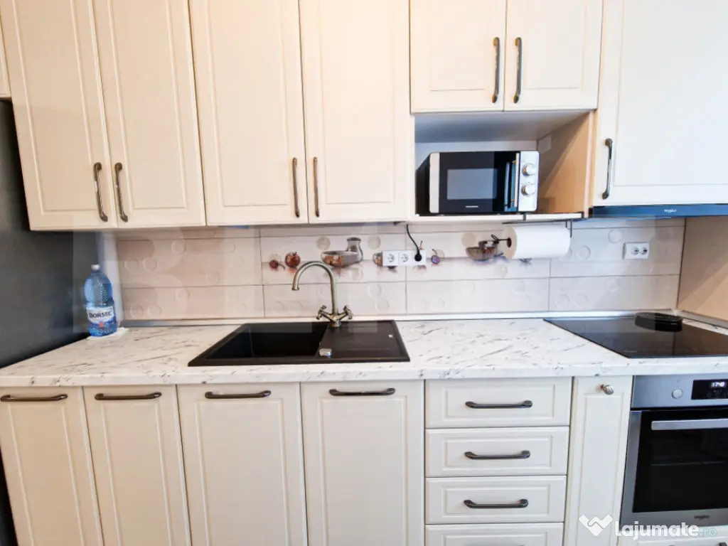 Apartament modern cu 2 camere, 48mp, garaj, etajul 2, zona V 