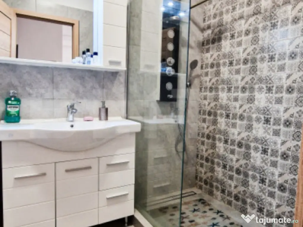 Apartament modern cu 2 camere, 48mp, garaj, etajul 2, zona V 