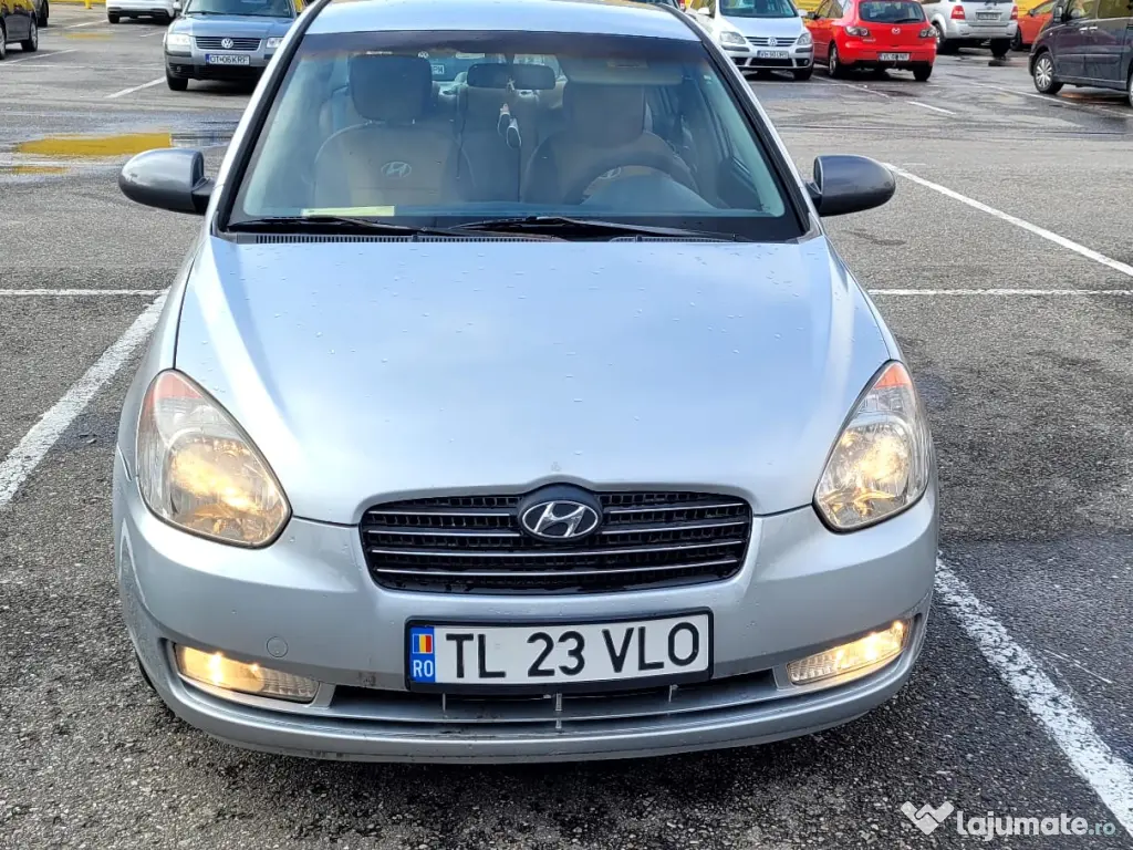 Hyundai Accent MC 1.4 DOHC GL+ 4DR M/T STD
