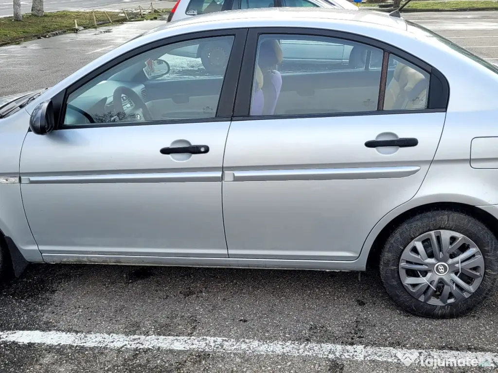 Hyundai Accent MC 1.4 DOHC GL+ 4DR M/T STD