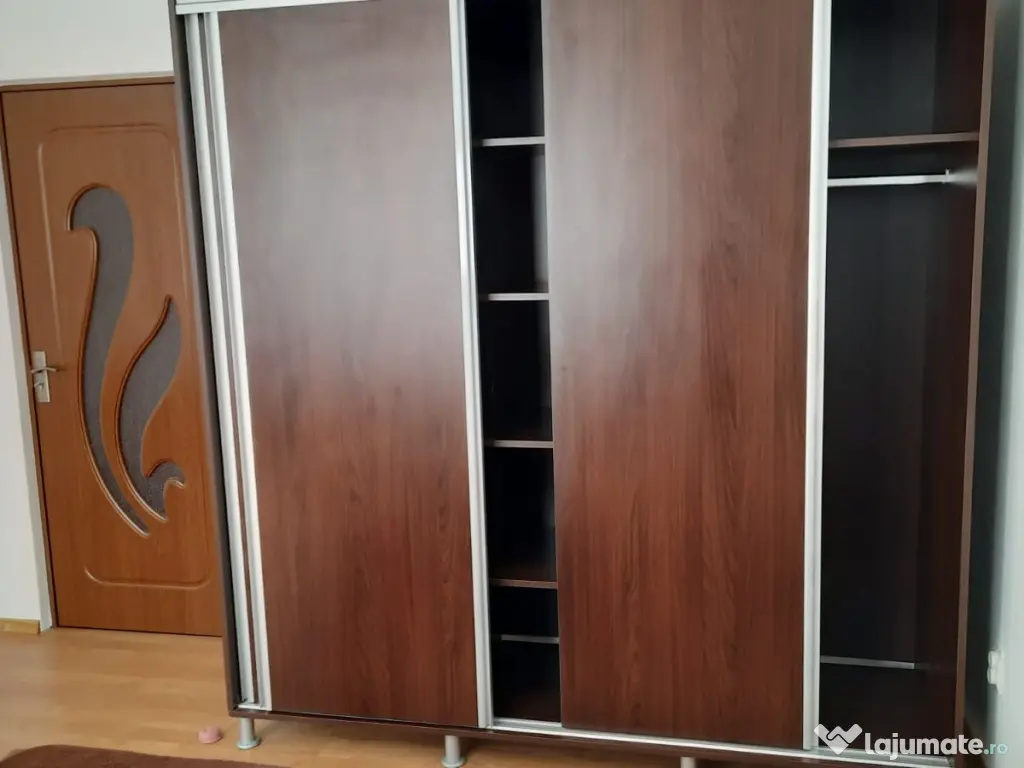 Apartament de vânzare cu 2 camere decomandate