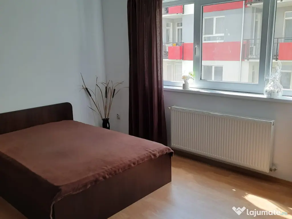 Apartament de vânzare cu 2 camere decomandate