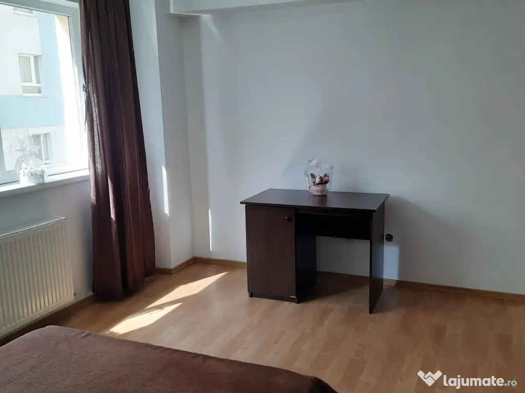 Apartament de vânzare cu 2 camere decomandate