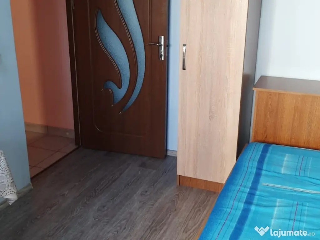 Apartament de vânzare cu 2 camere decomandate