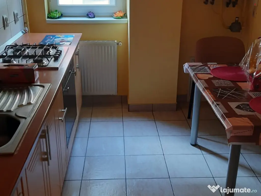 Apartament de vânzare cu 2 camere decomandate