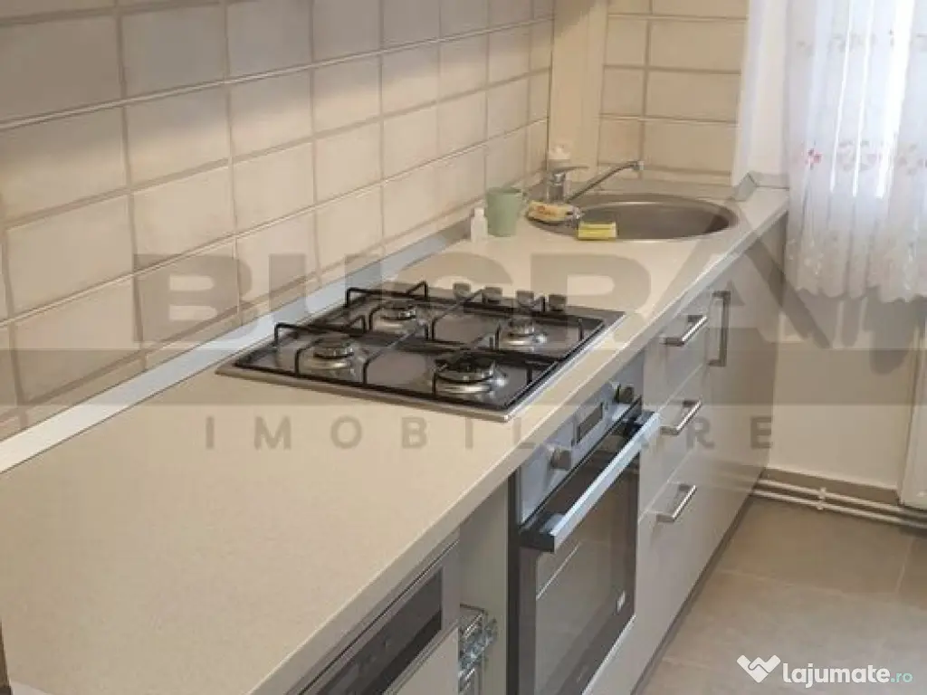 Apartament de 3 camere, modern,70mp,parcare, zona Piata H...
