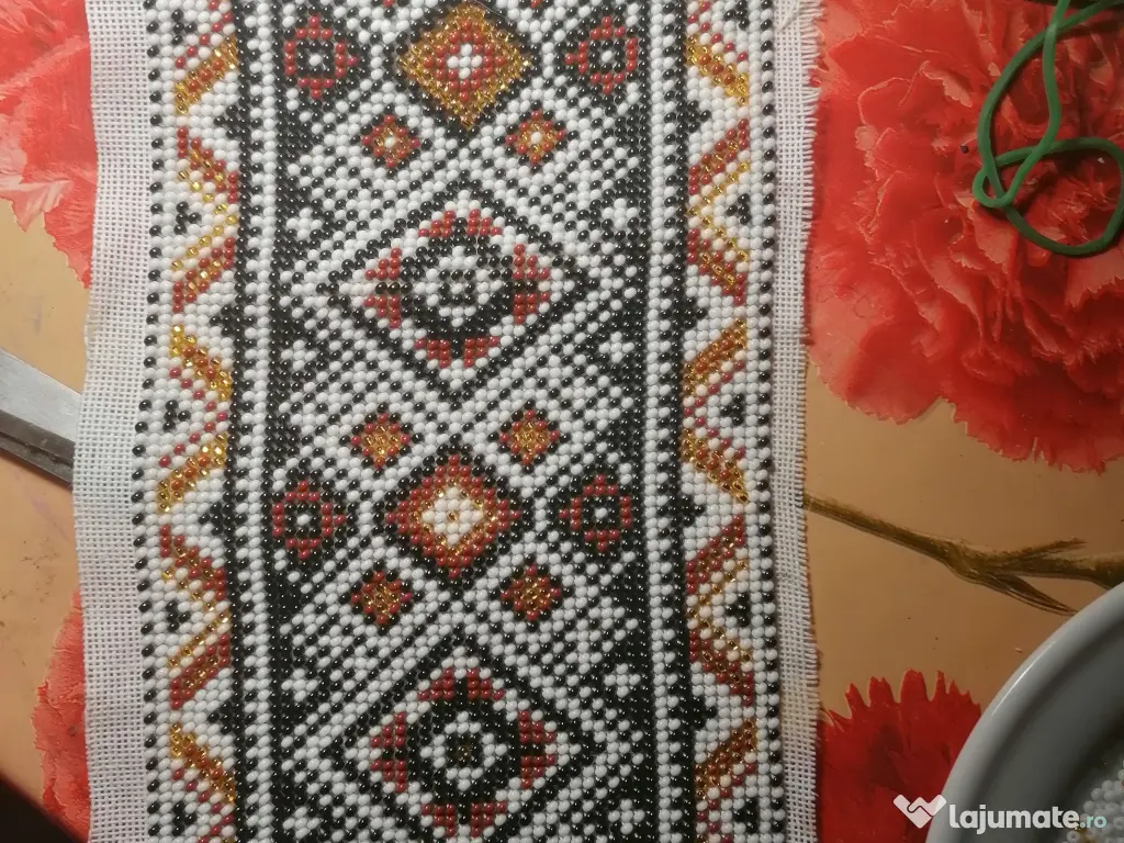 Curea/chimir lată cu mărgele