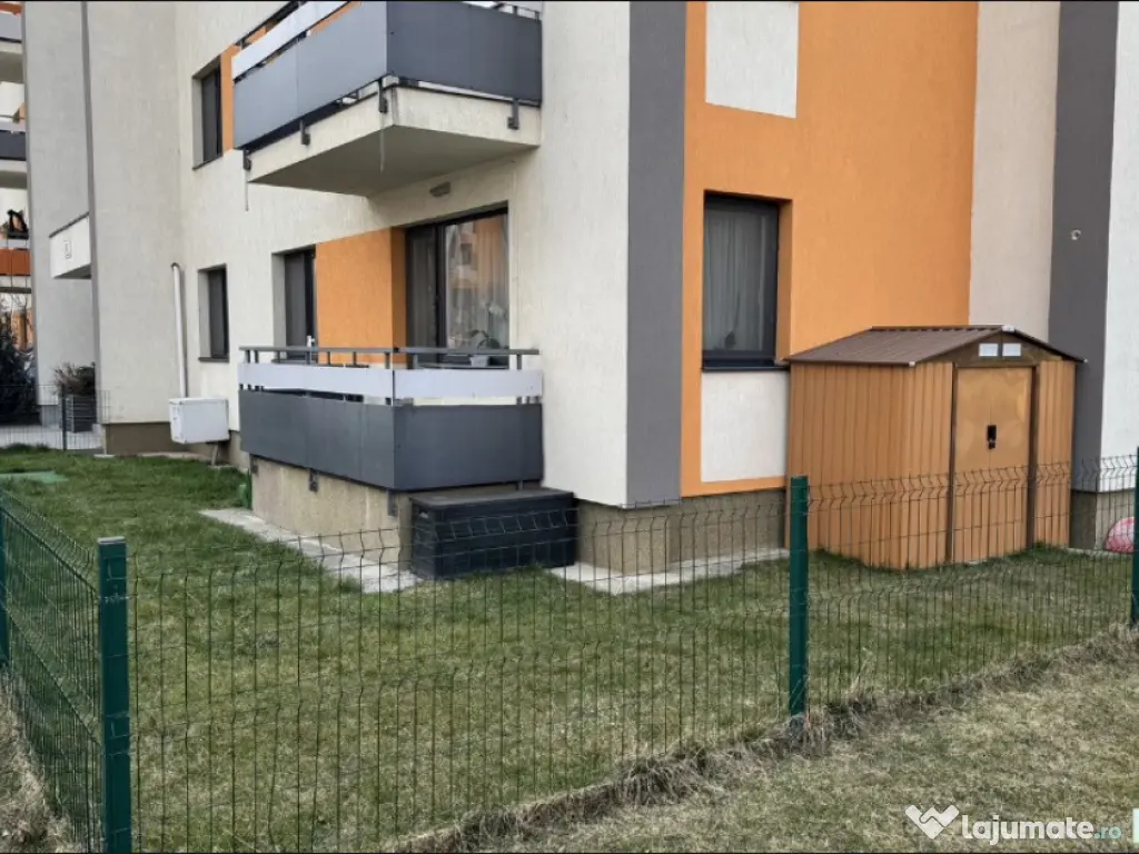 Apartament cu 3 camere, 2 bai și gradina, Tractorul.