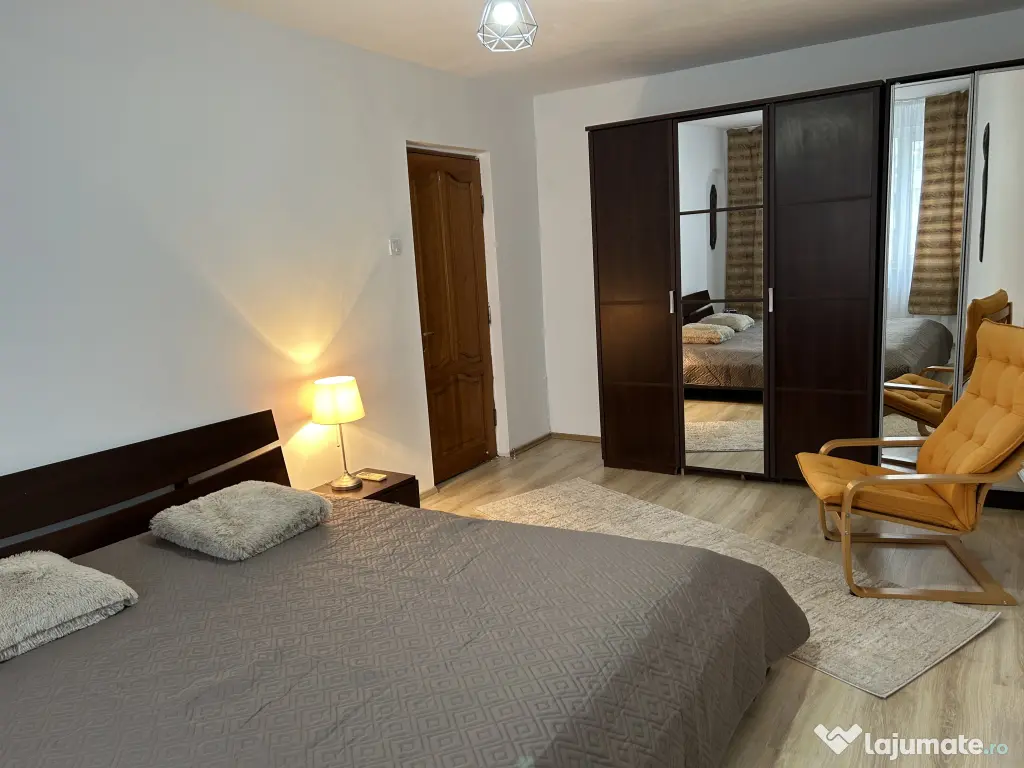 Închiriez apartament cu două camere zona Auchan Titan 